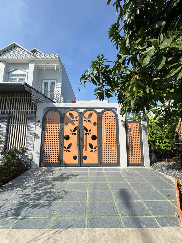 Nhà mặt tiền đường Ngô Sỹ Liên, Rạch Giá, 150m² giá 3.3 tỷ - Chính chủ bán gấp!