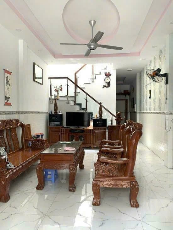 Nhà thuê Quận 7 - 80m² giá 11 triệu - Nhà mới sửa chữa, sẵn sàng vào ở!