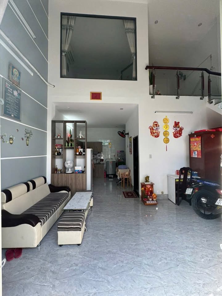 Nhà trệt lửng hẻm 286 CMT8, 43m² giá 1 tỷ - Pháp lý sổ hồng chính chủ!