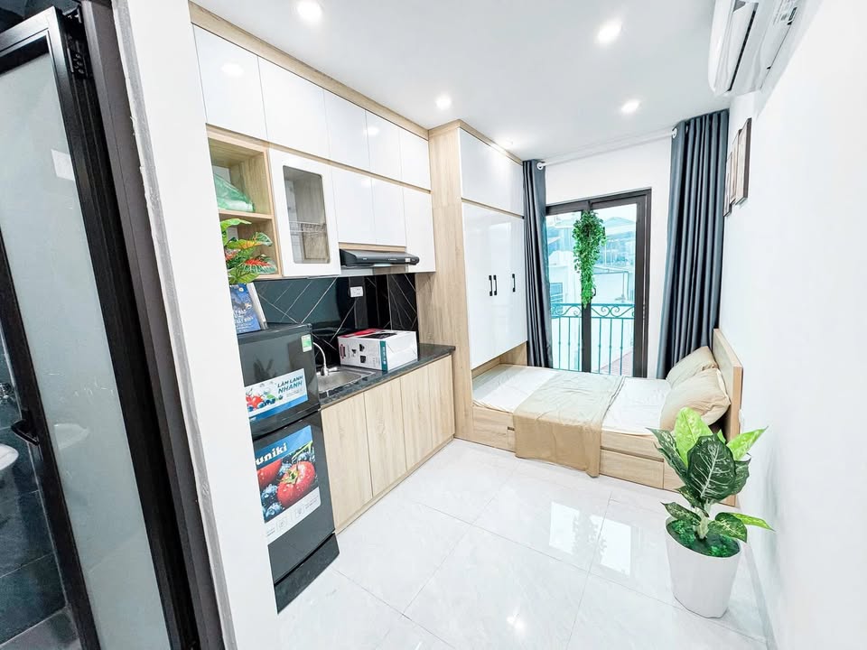 Phòng Studio cho thuê tại Đê La Thành 20m² giá 4.5 triệu - Sẵn sàng vào ở ngay!