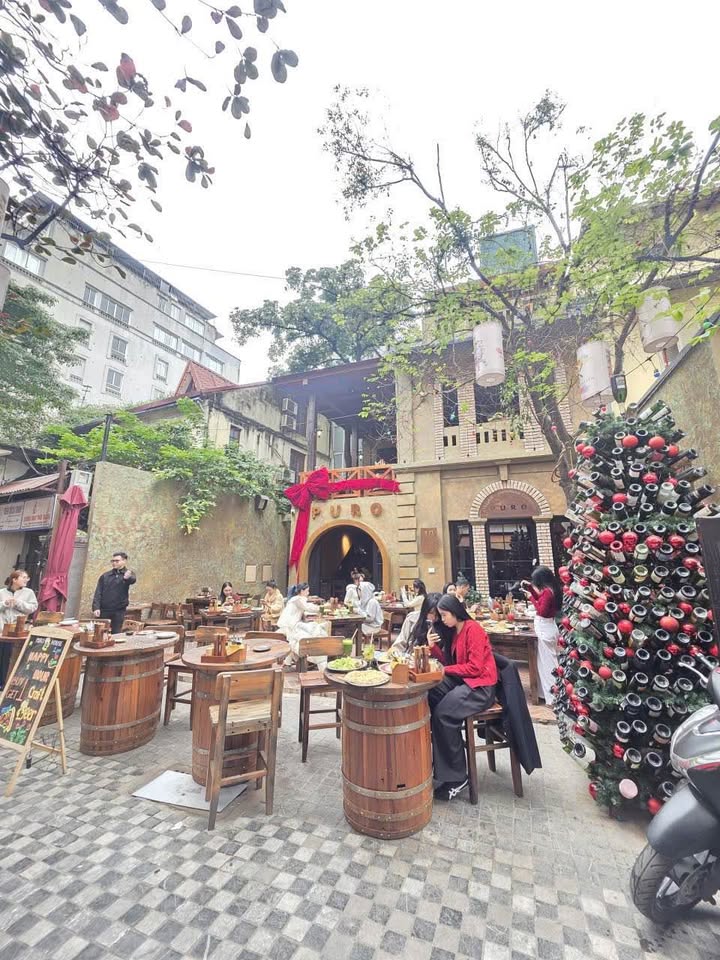 Biệt thự sân vườn Tống Duy Tân, Hoàn Kiếm 160m² - Kinh doanh ngay!