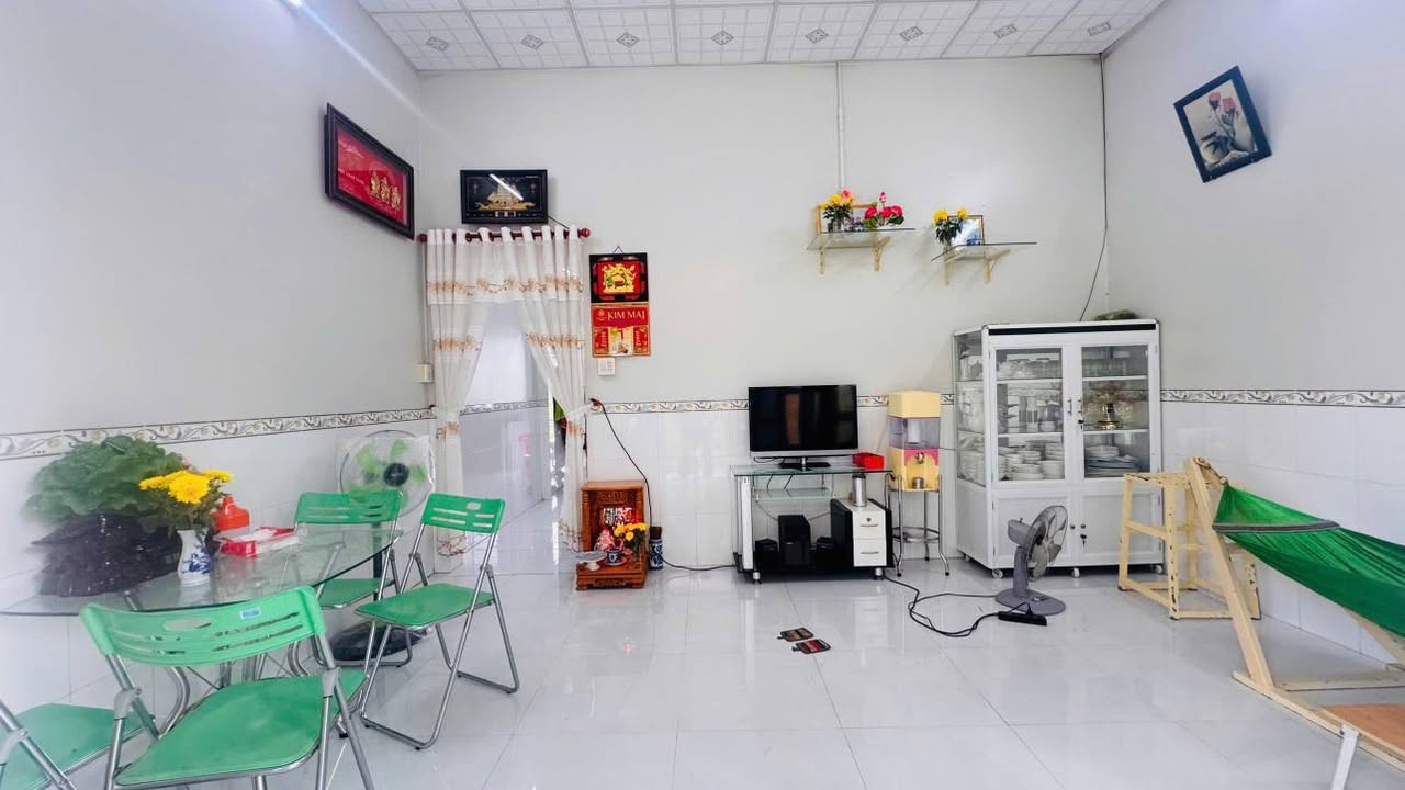 Nhà cấp 4 hẻm Tám Kỳ, Mỹ Phước, Long Xuyên 70m² giá 1.35 tỷ - Hẻm yên tĩnh, thuận tiện sinh sống!