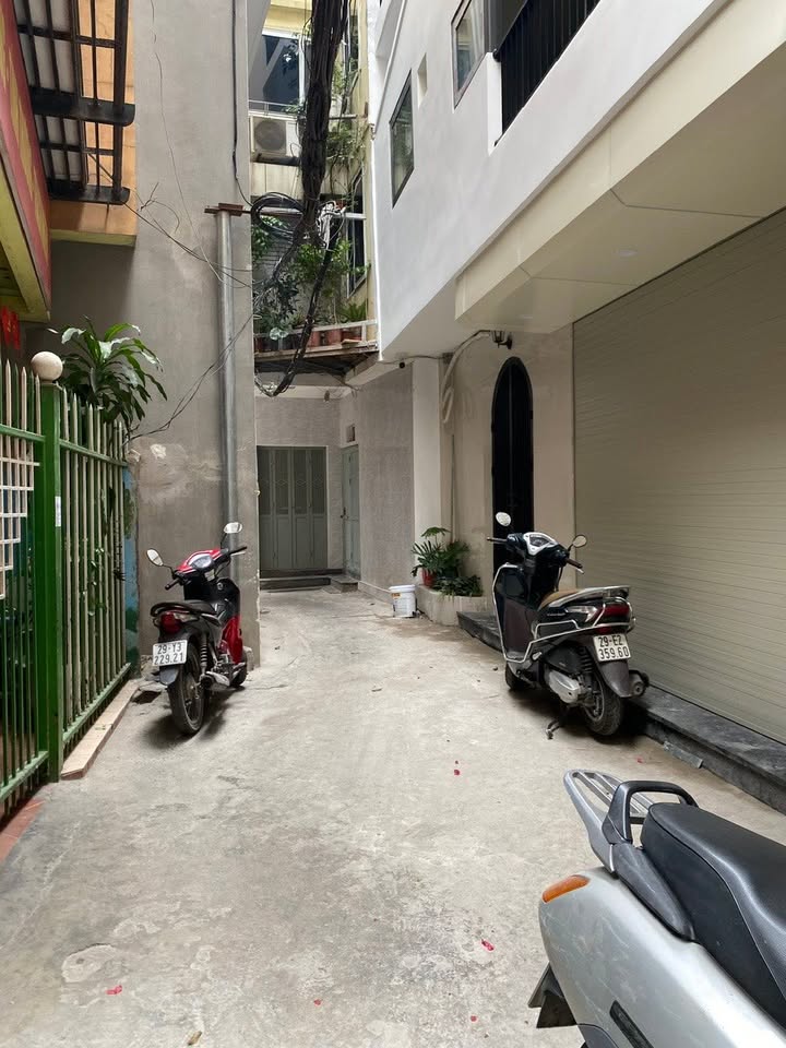 Nhà phố Cát Linh Đống Đa 32m² giá 8 tỷ - Sẵn sàng ở và kinh doanh!