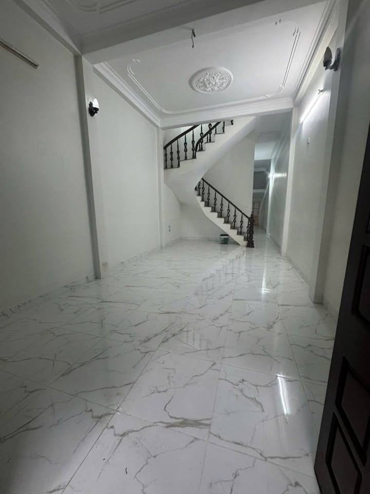 Nhà cho thuê 3 tầng tại thị trấn Đông Anh 68m² - Kinh doanh thuận lợi!