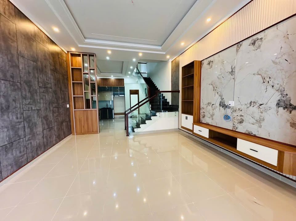 Nhà phố đẹp Hẻm 101 Lý Nam Đế, Pleiku 133m² chỉ 2 tỷ - Đầu tư an toàn!