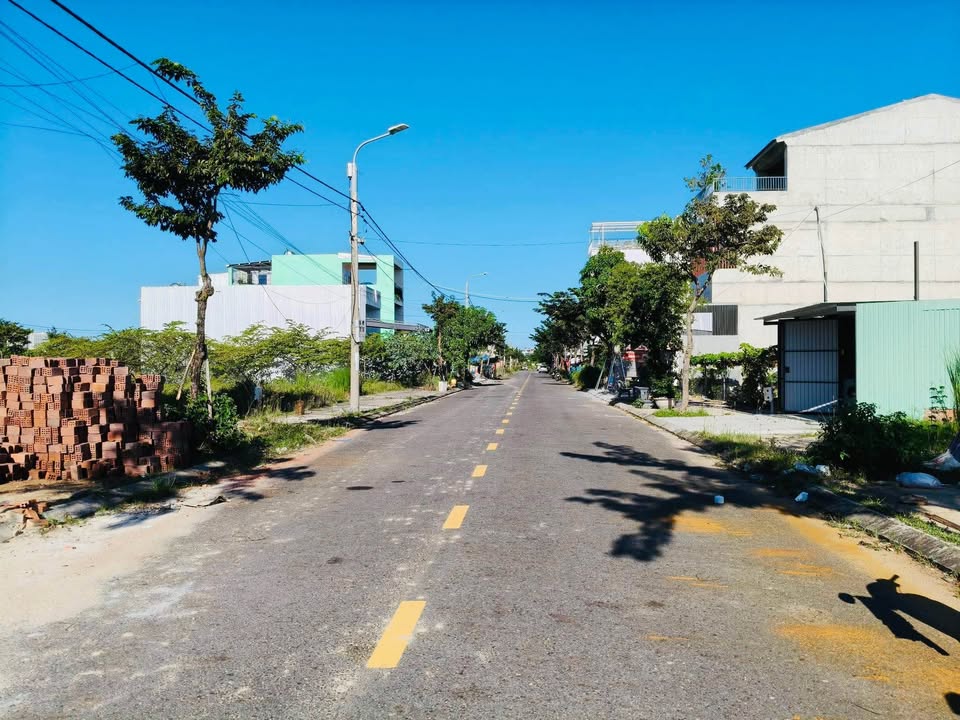 Đất nền Nam Hòa Xuân 100m² giá 6.15 tỷ - Lô đất sạch đẹp, sát góc!