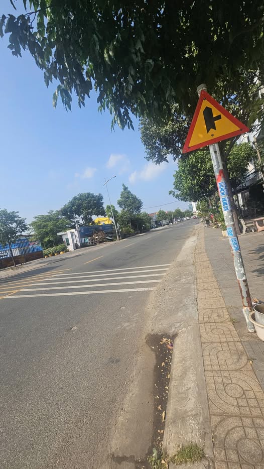 Bán gấp 2 căn nhà mặt tiền Lê Quang Định - P. Thắng Nhất, 90m² - 12 tỷ/căn