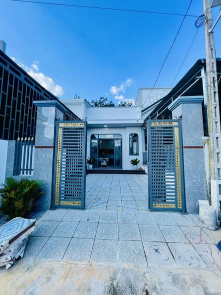 Nhà phố Tân Đồng, Đồng Xoài, Bình Phước 100m² giá 1.45 tỷ - Thiết kế hiện đại, sẵn sàng ở!