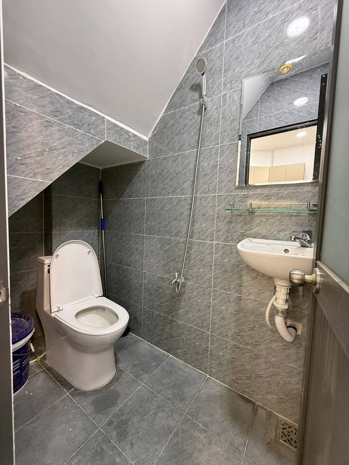 Nhà 2 Tầng Bà Hom, Quận 6 - Giá 2.68 Tỷ, Sẵn Sàng Vào Ở Ngay!