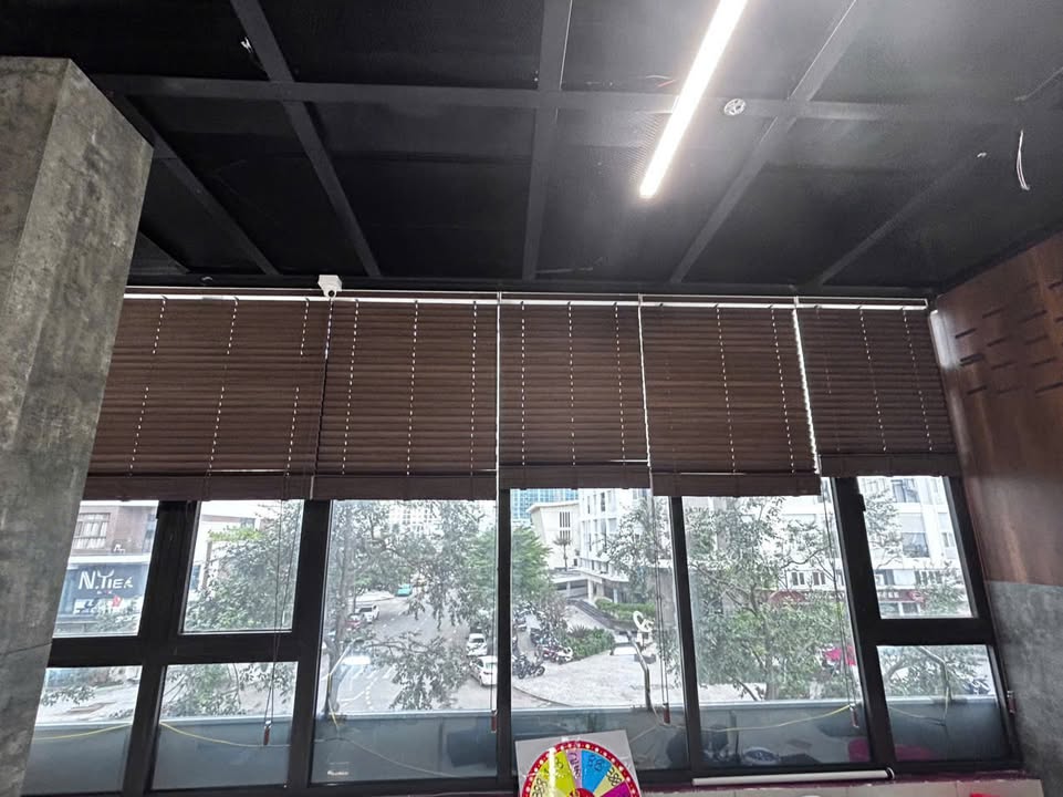 Cho thuê văn phòng 242 Trần Hưng Đạo 200m² giá 20 triệu - Trang bị đầy đủ tiện nghi!