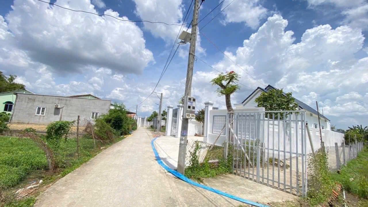 Nhà vườn trồng cây nuôi cá tại Mỹ Lộc, Cần Giuộc - Diện tích 1000m² - Giá 4.7 tỷ, thương lượng