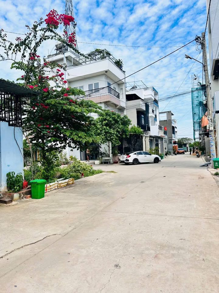 Nhà phố Thạnh Xuân 25, Quận 12, Diện tích 80m², Giá 4.95 tỷ - Thiết kế hiện đại, tiện nghi!