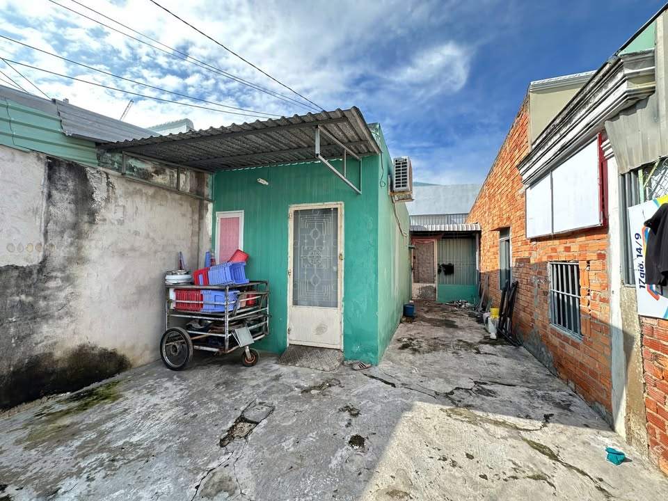 Bán đất kèm nhà cấp 4 tại Hưng Long, Phan Thiết 76.3m² - Giá chỉ 1.6 tỷ!