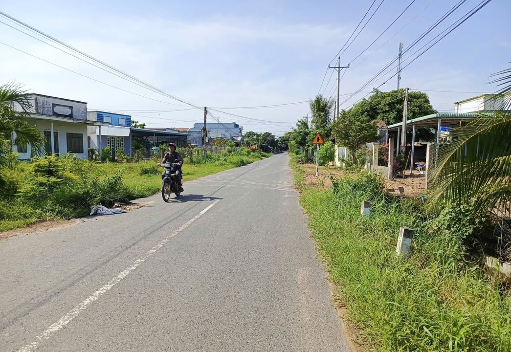 Đất thổ cư mặt tiền nhựa Thôn 1, xã Hàm Thuận 161m² giá 550 triệu - Cơ hội đầu tư tuyệt vời!