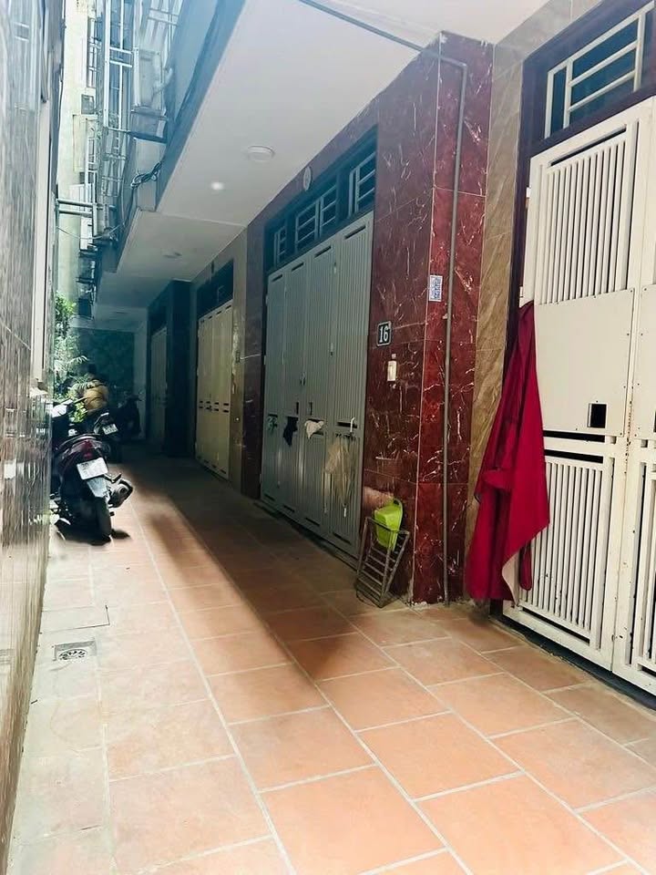 Nhà 36m² Đào Tấn, Ba Đình 10.3 tỷ - Đẹp và sẵn sàng ở ngay!