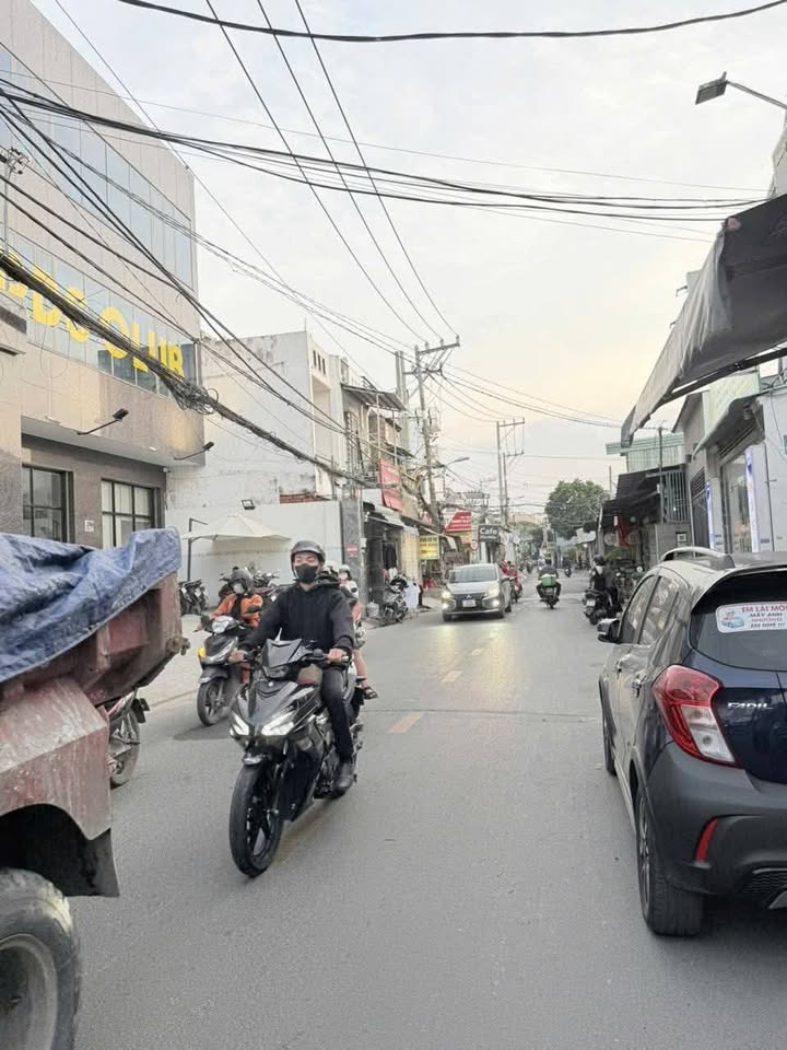 Nhà mặt tiền HT17, Hiệp Thành, Q12 91m² giá chỉ 9.1 tỷ - Đầu tư sinh lời ngay!