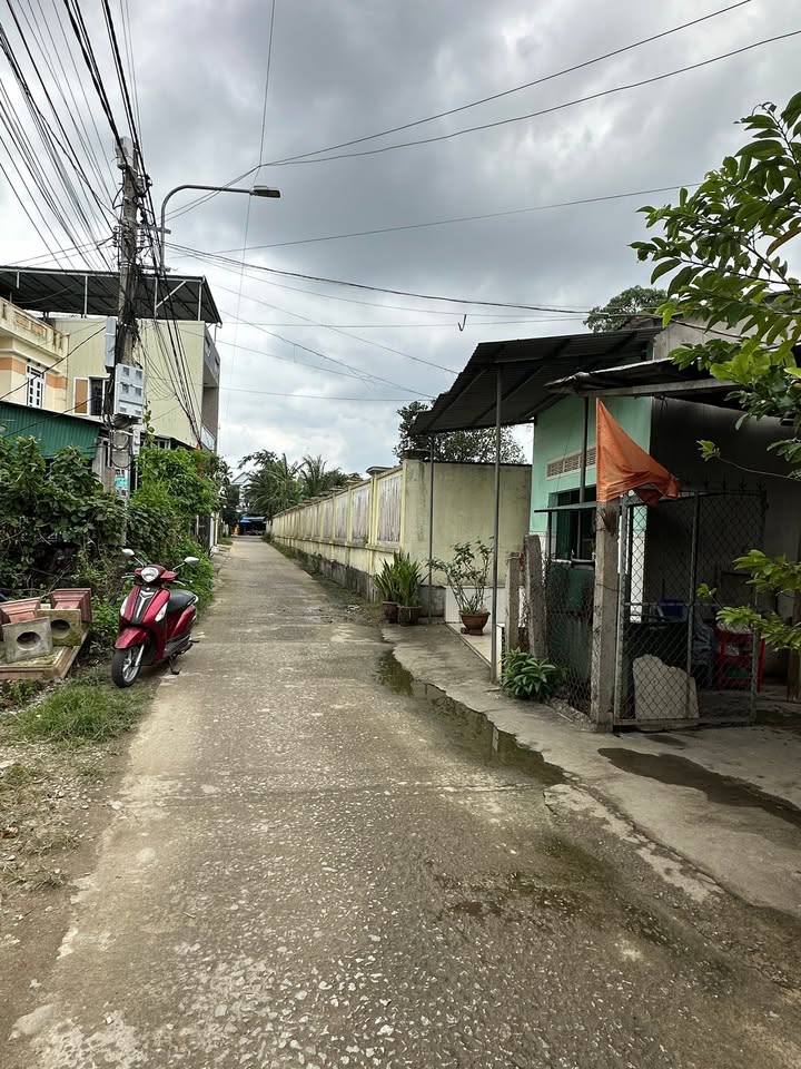 Nhà riêng Trương Quang Trọng 100m² giá 1 tỷ - Gần trường tiểu học, thuận tiện an cư!