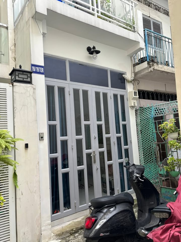 Nhà phố cho thuê Tân Định, Q1 - 3PN, 24 triệu/tháng, thiết kế hiện đại!