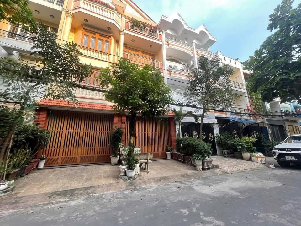 Nhà phố FrontHouse khu Tên Lửa, Bình Tân 160m² giá 20 tỷ - Thương lượng ngay!