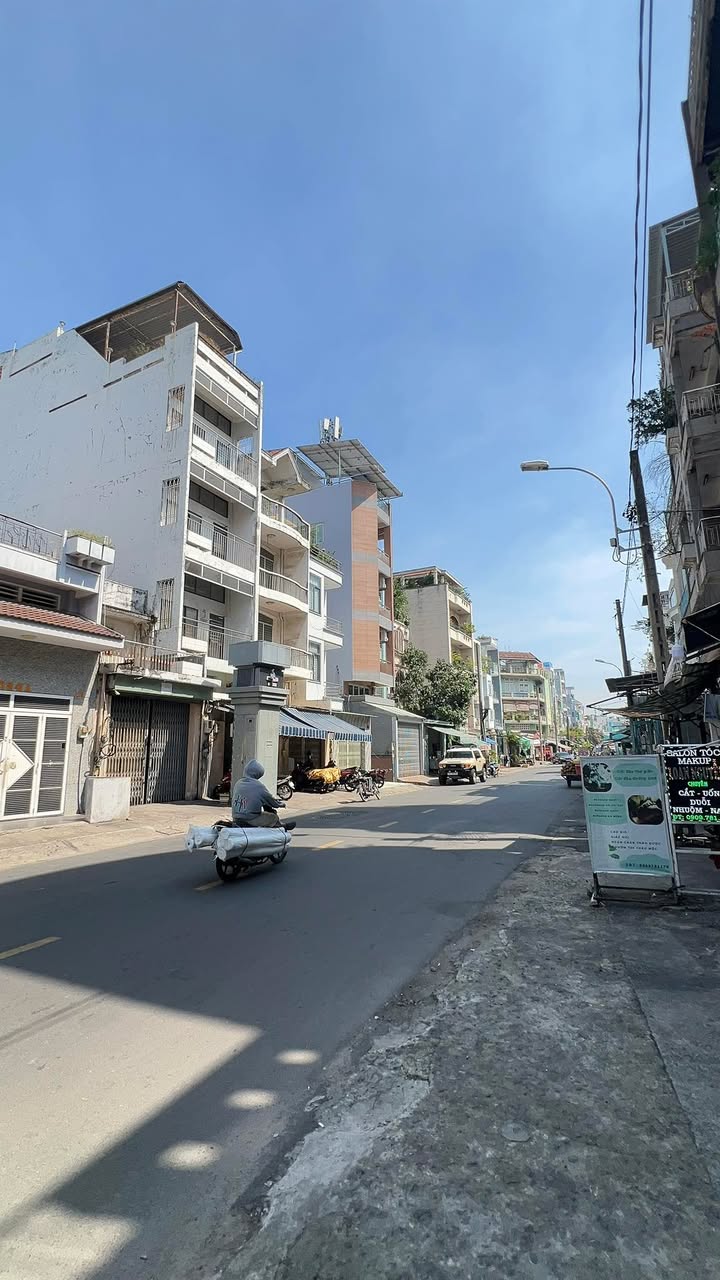 Mặt tiền Nguyễn Chí Thanh, quận 10, 90m² - Kinh doanh sinh lời 30 triệu/tháng