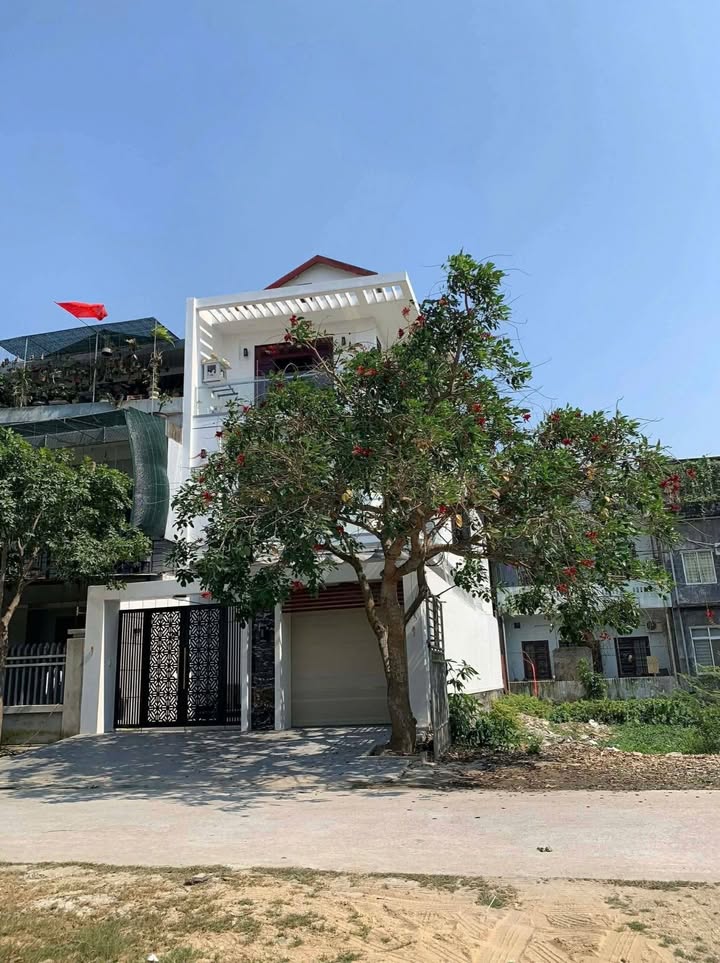 Nhà 3 Tầng Phú Thượng Huế 128m² giá 4.8 tỷ - Sổ đỏ chính chủ, gần chợ, trường học!