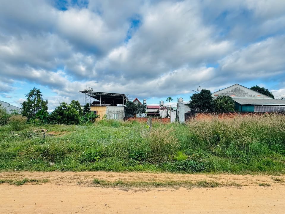 Đất nền Đắk Hà 198m² giá 800 triệu - Mặt tiền đường Ngô Tiến Dũng, vị trí đắc địa!