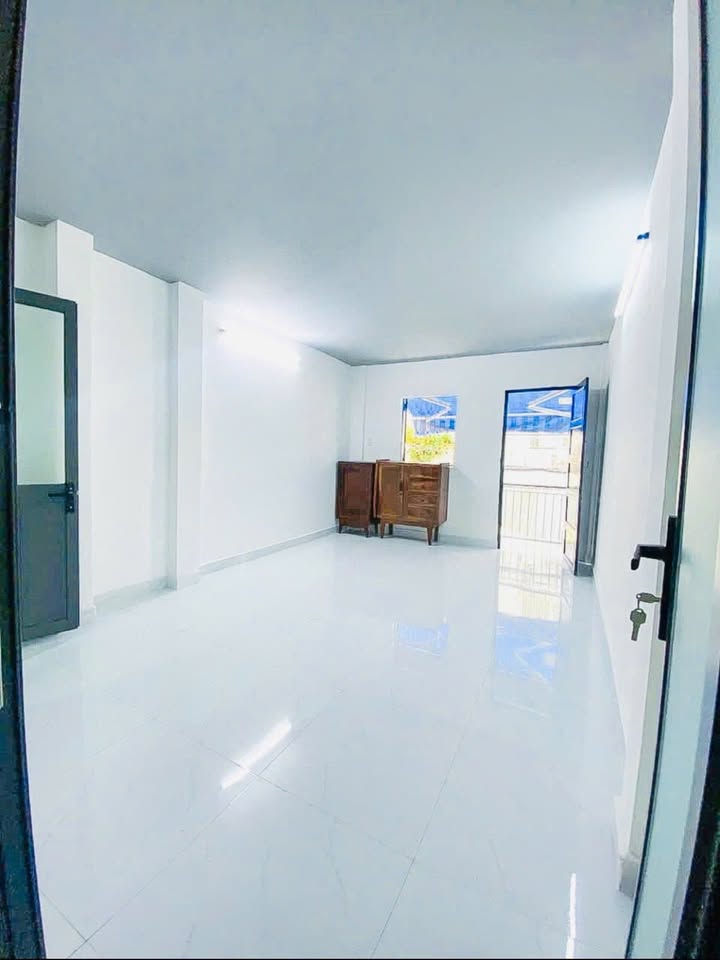 Nhà phố Trần Phú Quận 5 24m² giá 5.3 tỷ - Hẻm thông thoáng, tiện ích đầy đủ!