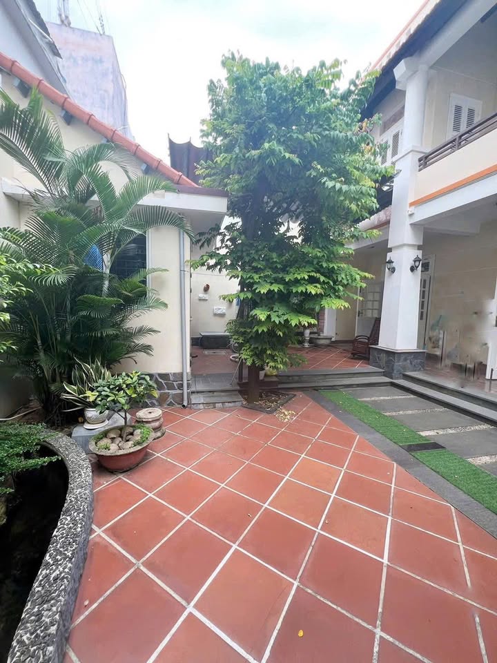 Cho thuê villa Nguyễn Văn Thoại, Sơn Trà 310m² - Hồ bơi sang trọng, đầy đủ nội thất!