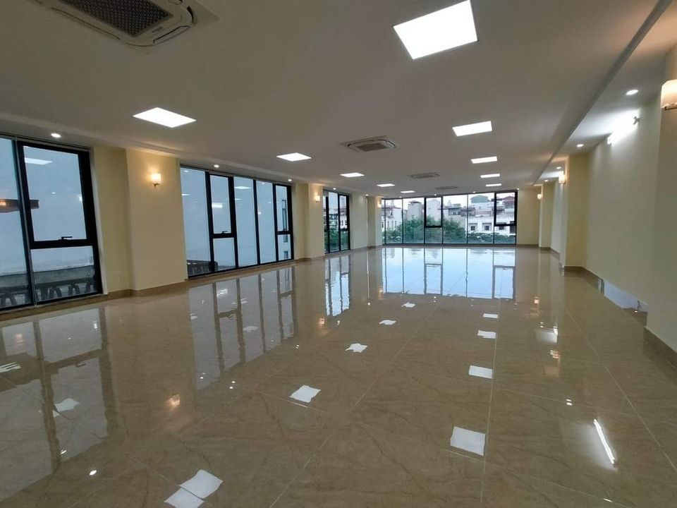 Văn phòng cho thuê tại 56 Lê Văn Thiêm, Thanh Xuân, 120m² - Full view kính thoáng, giá chỉ 20 triệu!