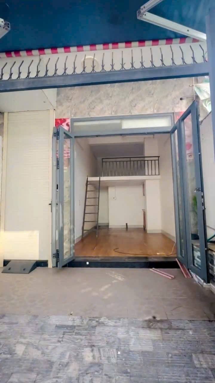 Nhà mặt tiền kinh doanh tại Huỳnh Thiện Lộc, Tân Phú 18m² chỉ 6.5 triệu/tháng - Cơ hội đầu tư hấp dẫn!