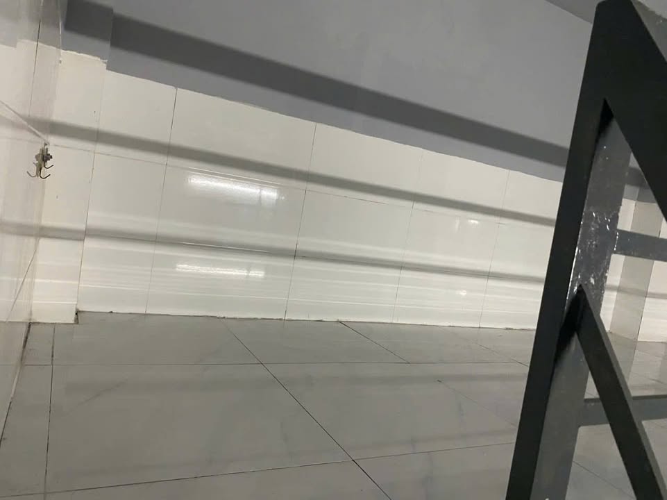 Phòng trọ Hoàng Quốc Việt 25m² giá 2.2 triệu - Tiện nghi đầy đủ, vào ở ngay!