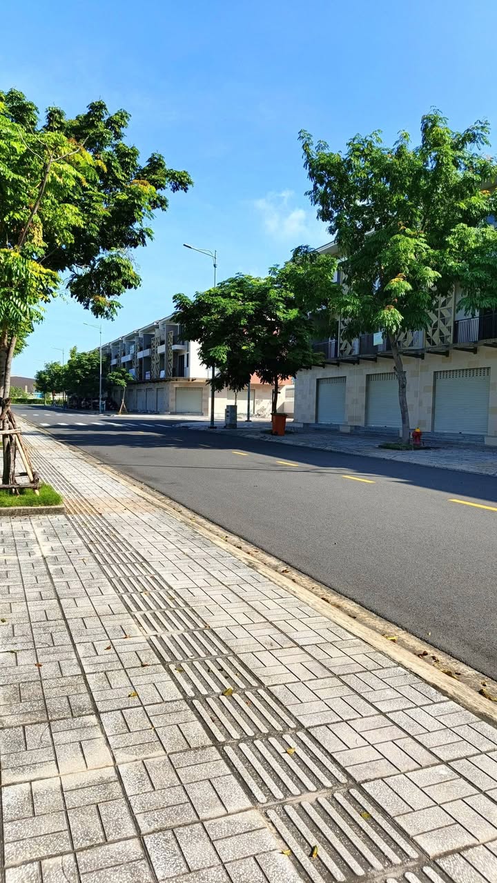 Shophouse Suncasa Tân Uyên 100m² giá 3.7 tỷ - Mặt tiền kinh doanh đắc địa!