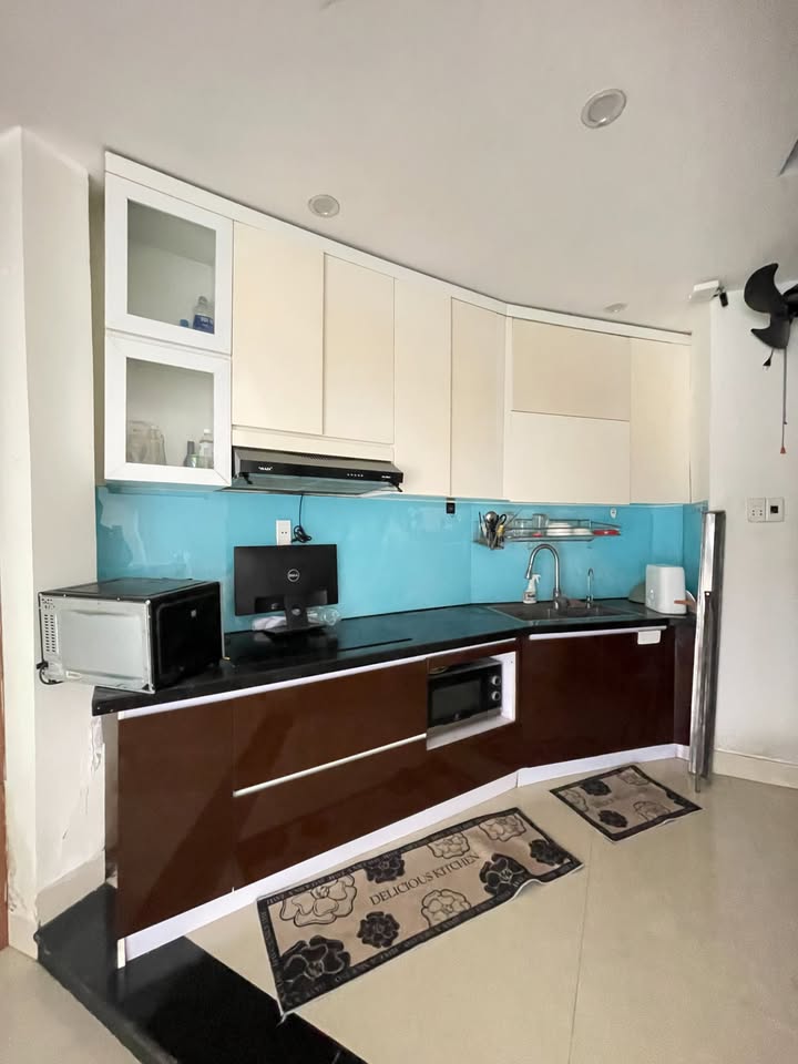 Cho thuê nhà 3 tầng đường Núi Thành - Hải Châu, Đà Nẵng 24m² giá 15 triệu - Phù hợp cho gia đình hoặc văn phòng!