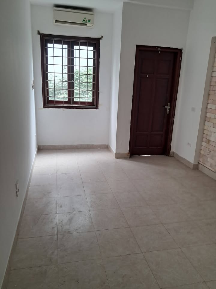 Căn hộ CCMN Ngõ 189 Nguyễn Văn Cừ, 15m² giá 3.2 triệu - Chính chủ cho thuê ngay!