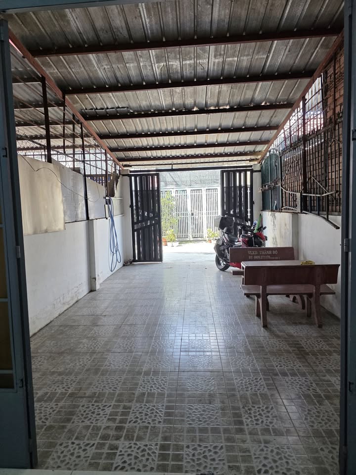 Nhà phố Thới An Q12 108m² giá 5.5 tỷ - Sổ hồng chính chủ, hẻm xe hơi rộng rãi!