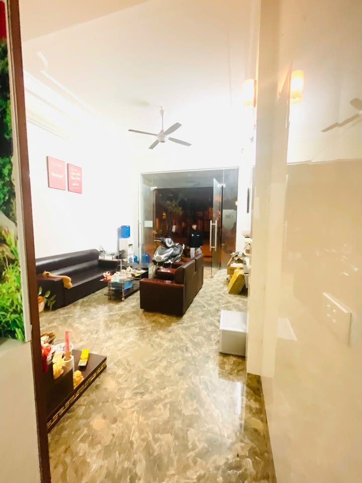 Nhà nguyên căn 5 tầng Cầu Diễn 60m² giá 18 triệu - Sẵn sàng vào ở ngay!