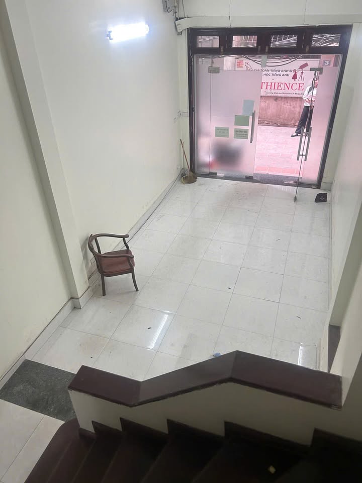 Nhà cho thuê 5 tầng tại ngõ 131 Nguyễn Thị Định, Cầu Giấy 54m² giá 32 triệu - Có thang máy, sẵn sàng vào ở ngay!