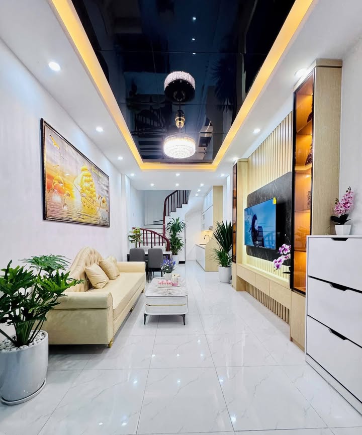 Nhà đẹp Tả Thanh Oai 32m² giá 7.5 tỷ - Nội thất hiện đại, sẵn sàng ở ngay!