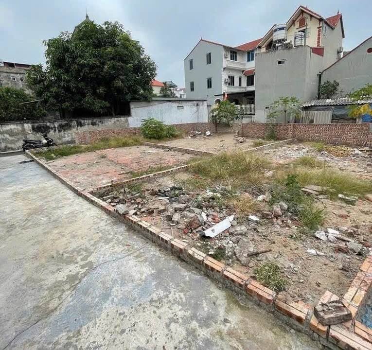 Đất Đặng Xá 75m² giá 3.35 tỷ - Lô góc thoáng sáng, ô tô 16 chỗ đỗ!