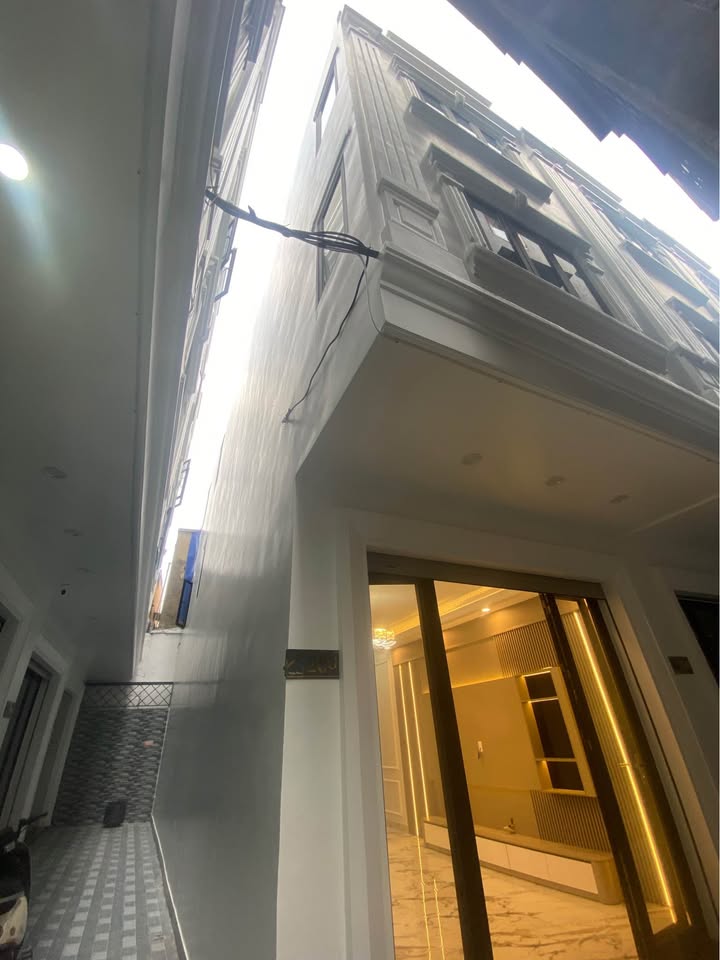 Nhà phố Hồ Sen, Long Biên 50m² giá 3.59 tỷ - Căn góc 3 mặt thoáng đẹp nhất dãy!