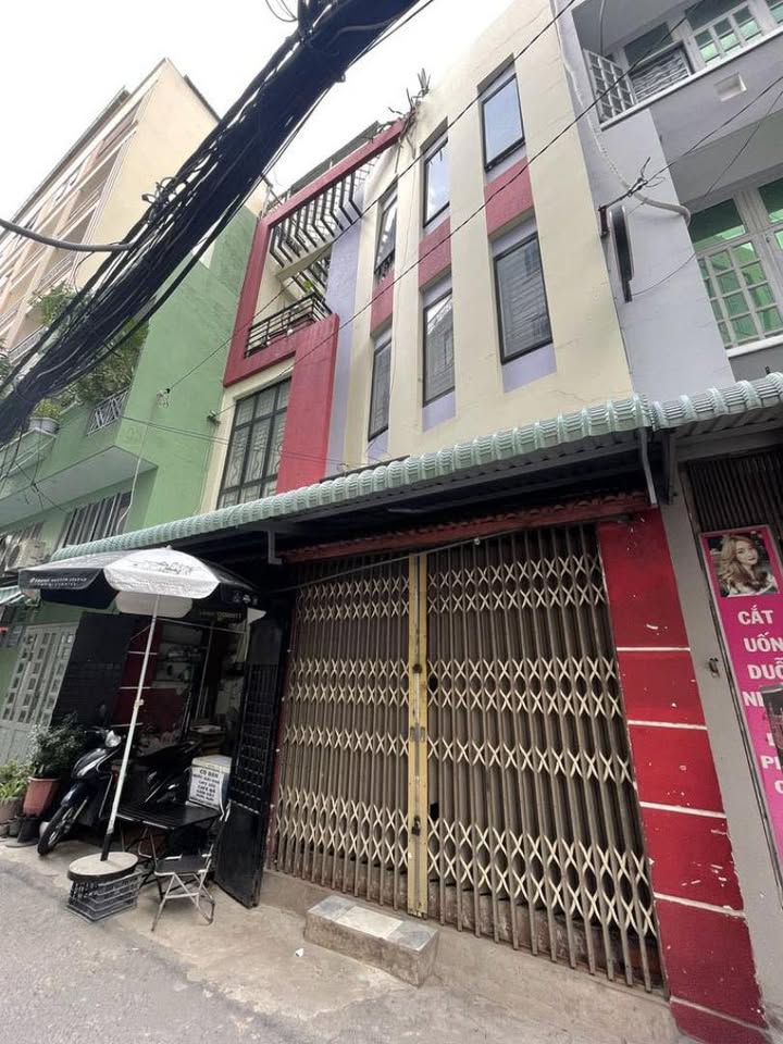 Nhà phố Hoàng Hoa Thám, Quận Tân Bình, 76m² giá 14 tỷ - Đối diện chợ sầm uất!