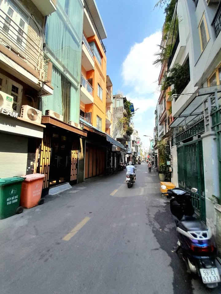 Nhà riêng Cư Xá Đô Thành Quận 3 33m² giá 7 tỷ - Hẻm xe hơi thuận tiện kinh doanh!