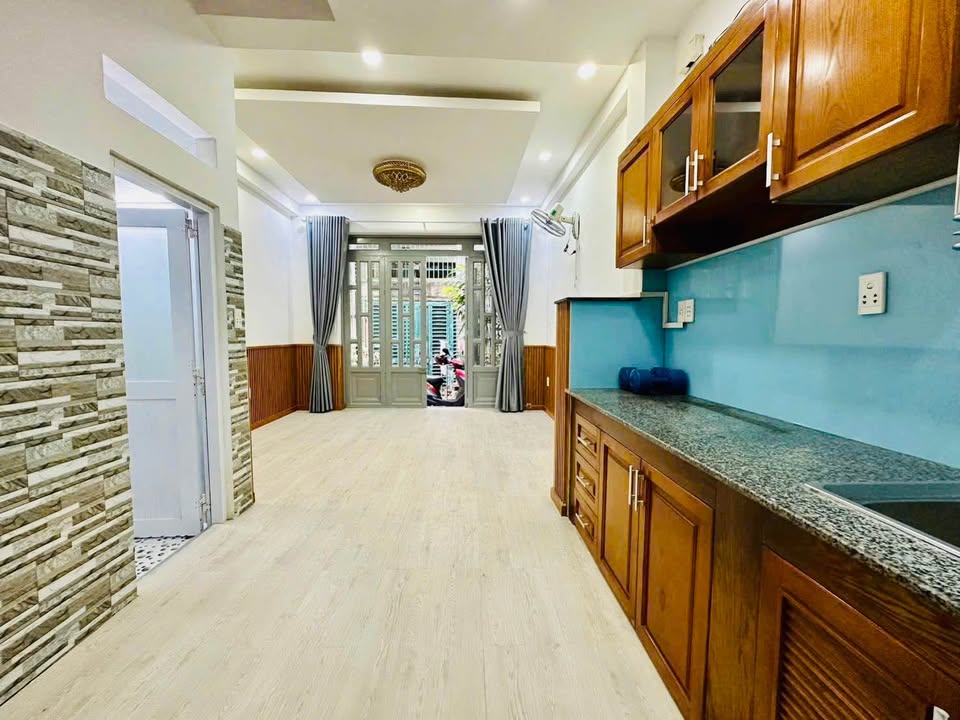 Căn hộ cho thuê đường Phan Huy Ích, Tân Bình 28m² chỉ 8.5 triệu - Nhà đẹp, tiện nghi đầy đủ!