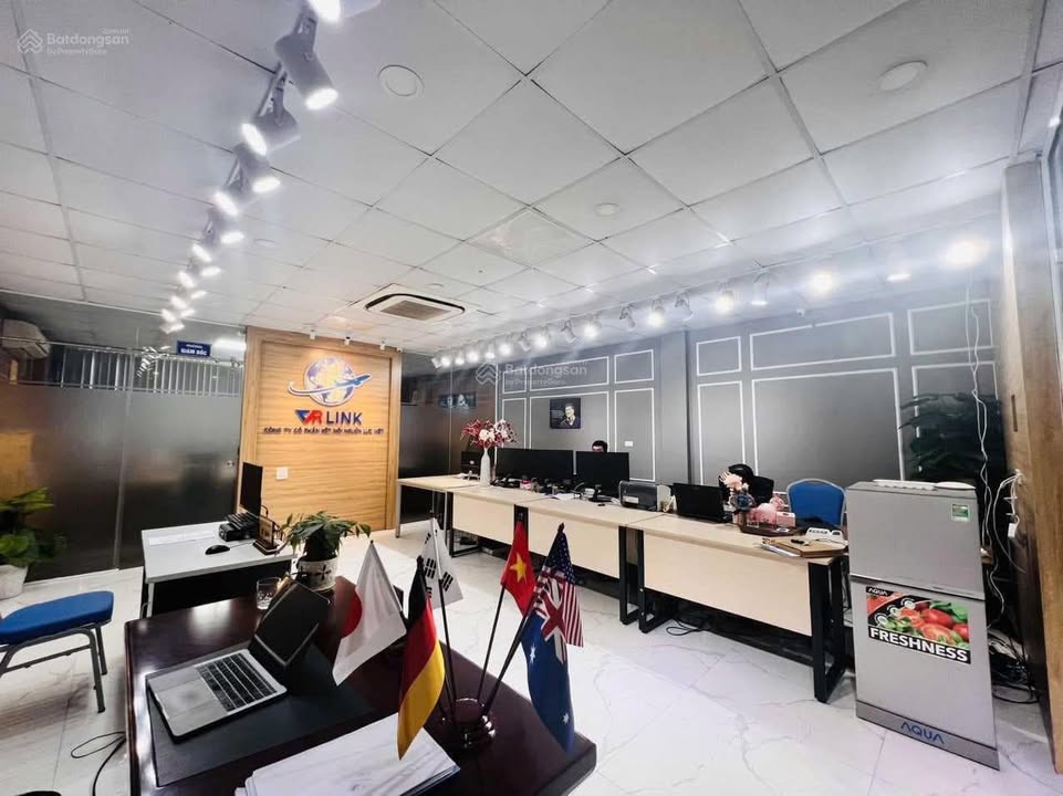 Văn phòng cho thuê tại Nguyễn Xiển, Thanh Xuân 110m² chỉ 13 triệu - Full nội thất, sẵn sàng làm việc!