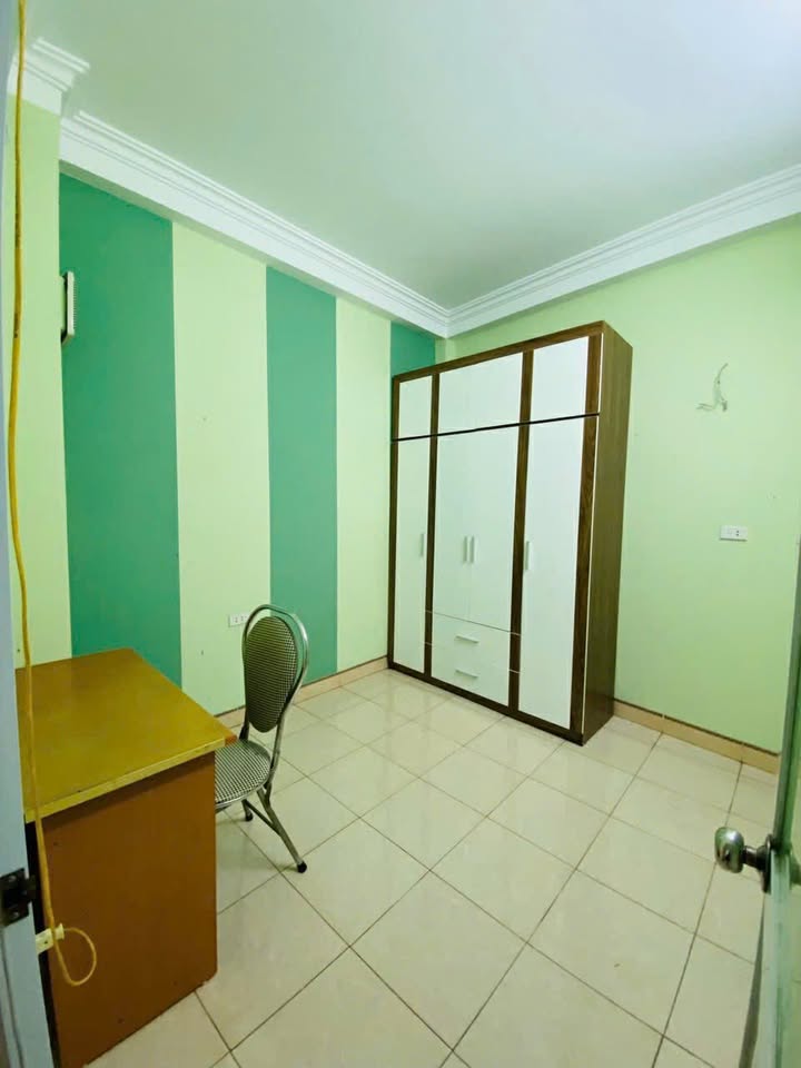 Nhà nguyên căn 163 Ngũ Nhạc, Lĩnh Nam 4 tầng giá 7.5 triệu - Phù hợp cho sinh viên và hộ gia đình!