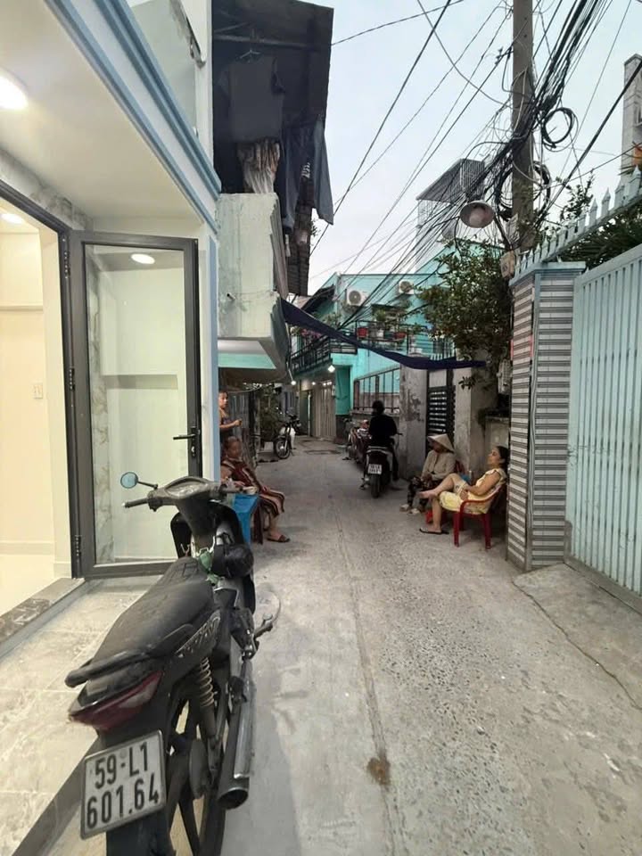 Nhà bán Hoài Thanh P14 Q8 31.98m² giá 3.2 tỷ - Nội thất cao cấp tặng kèm!