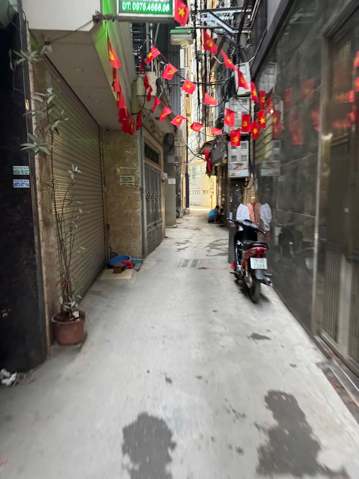 Nhà riêng Hồ Tùng Mậu Cầu Giấy 80m² giá 11.5 tỷ - An ninh tốt, tiện nghi đầy đủ!