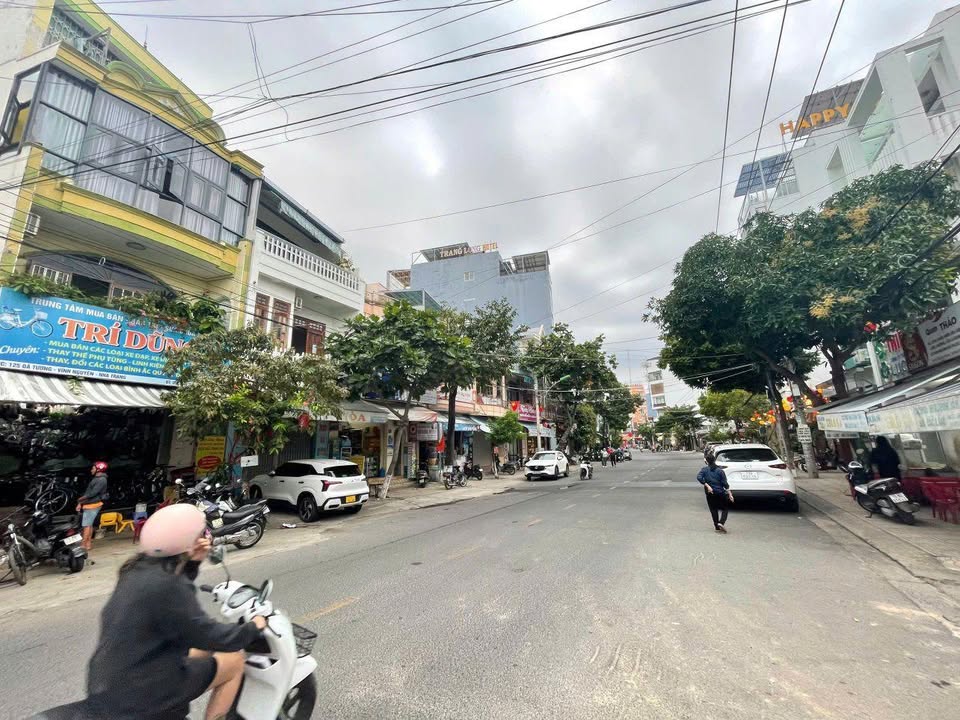 Nhà đẹp đường Dã Tượng, Nha Trang 64.8m² giá 5.2 tỷ - Gần biển, tiện ích đầy đủ!