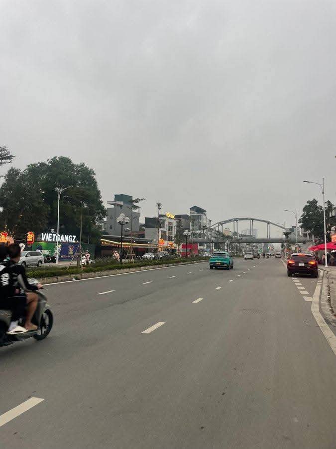 Nhà Phố Ngọc Thụy Long Biên 115m² giá 38 tỷ - Vị trí đắc địa, sẵn sàng kinh doanh!