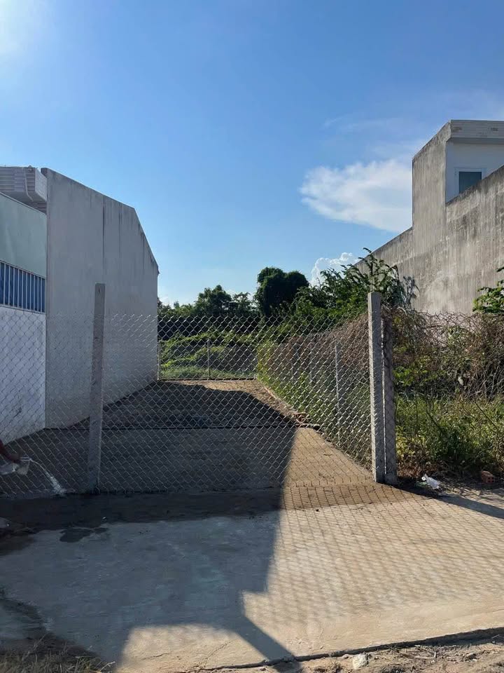 Đất thổ cư hẻm 38 Nguyễn Cứu Vân 105m² giá 1.35 tỷ - Vị trí đẹp, dân cư đông đúc!